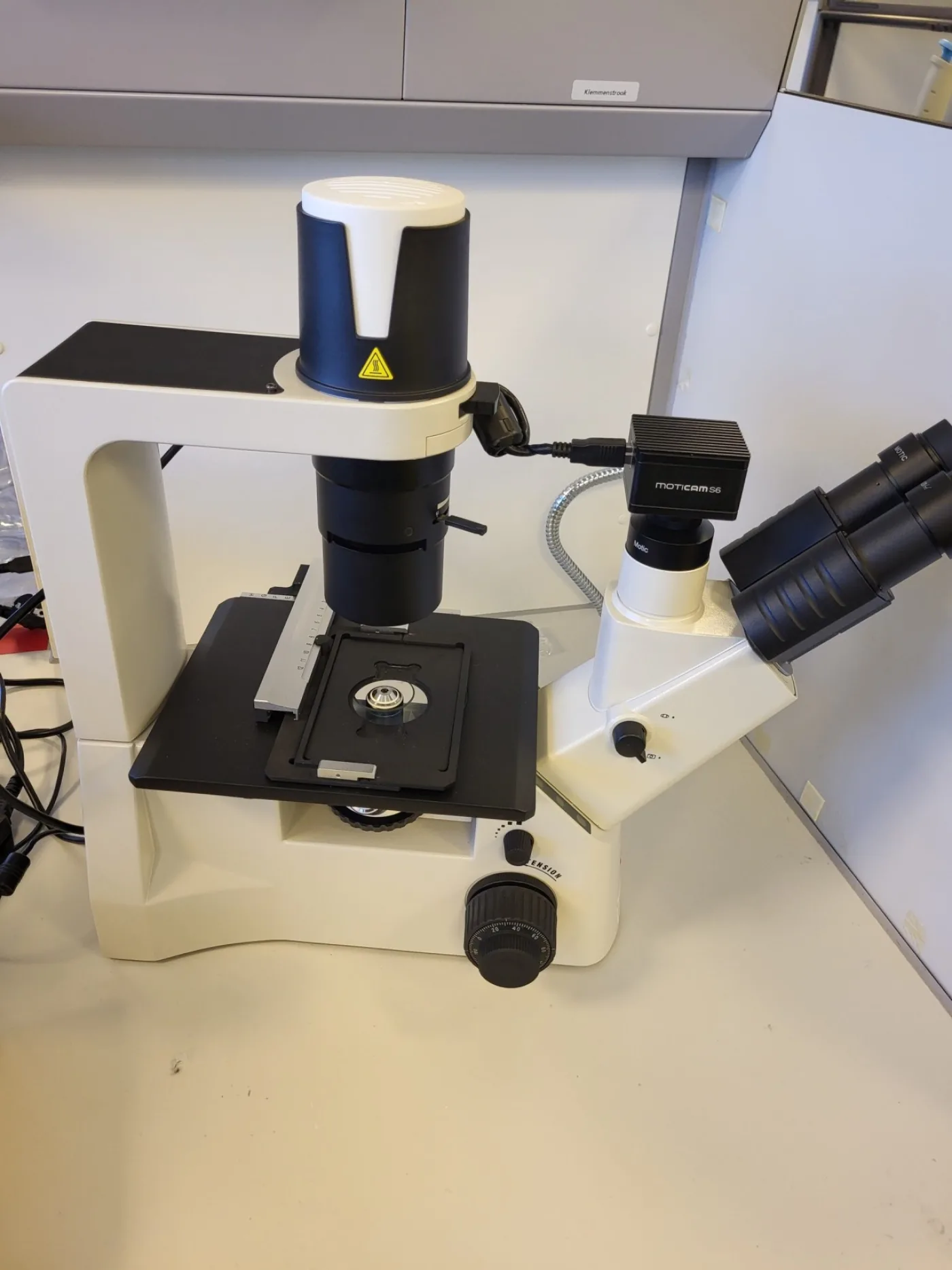 2445 - Used Motic AE2000 TRI Microscope with Moticam S6 Camera - 1