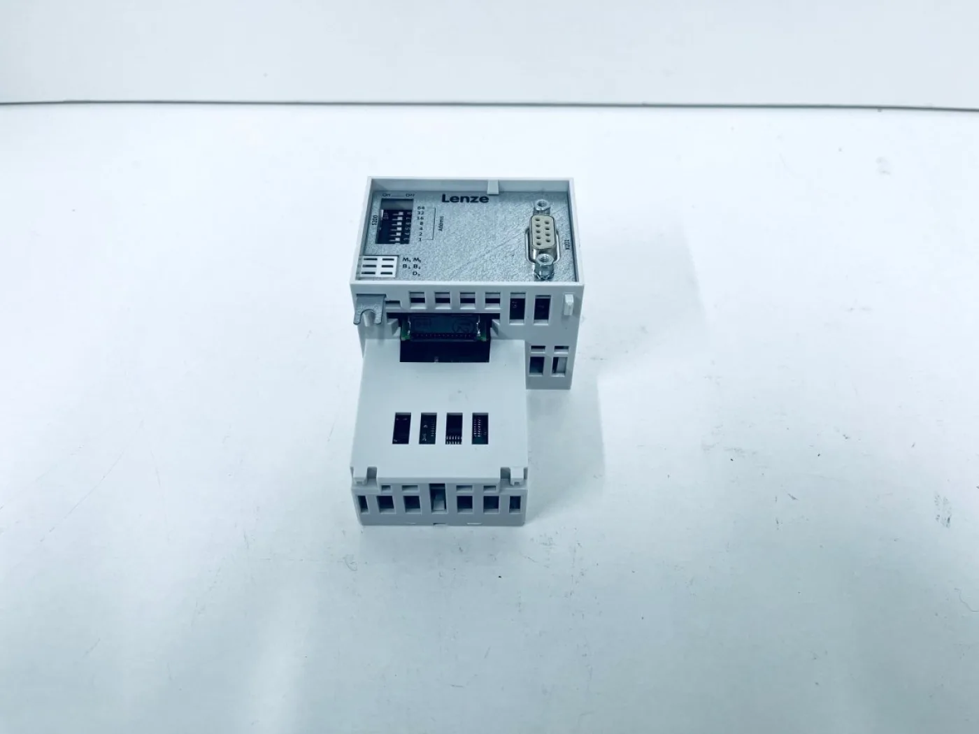 Lenze Profibus L-Force Kommunikationsmodul E84AYCPMV - 1