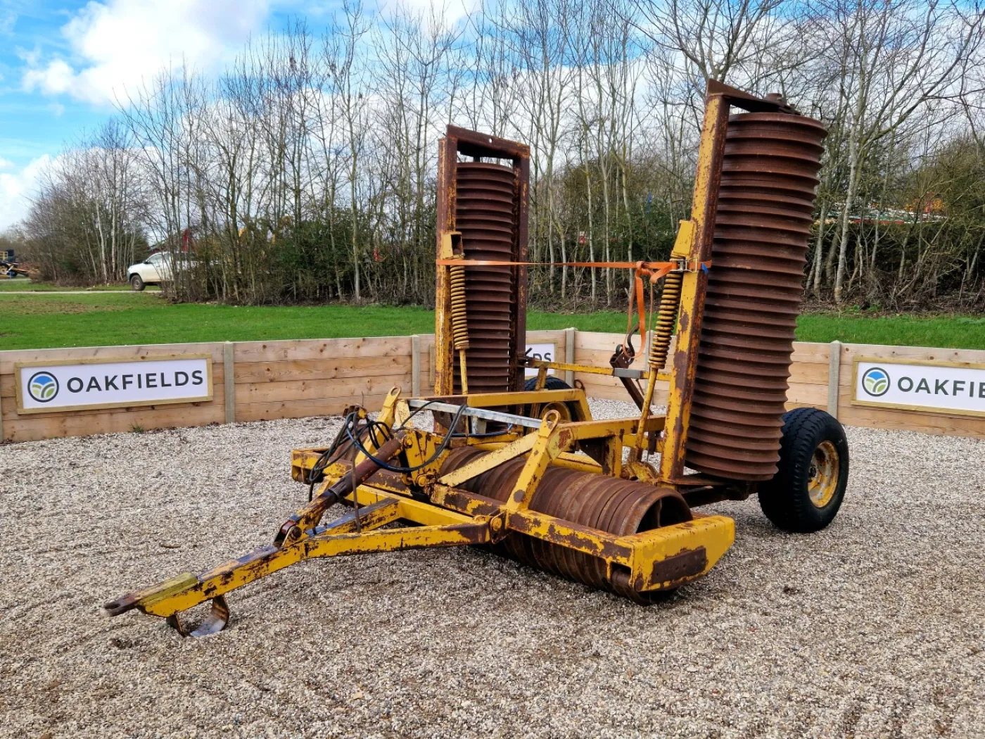 Needham 6M Vertical Fold Rolls - 1