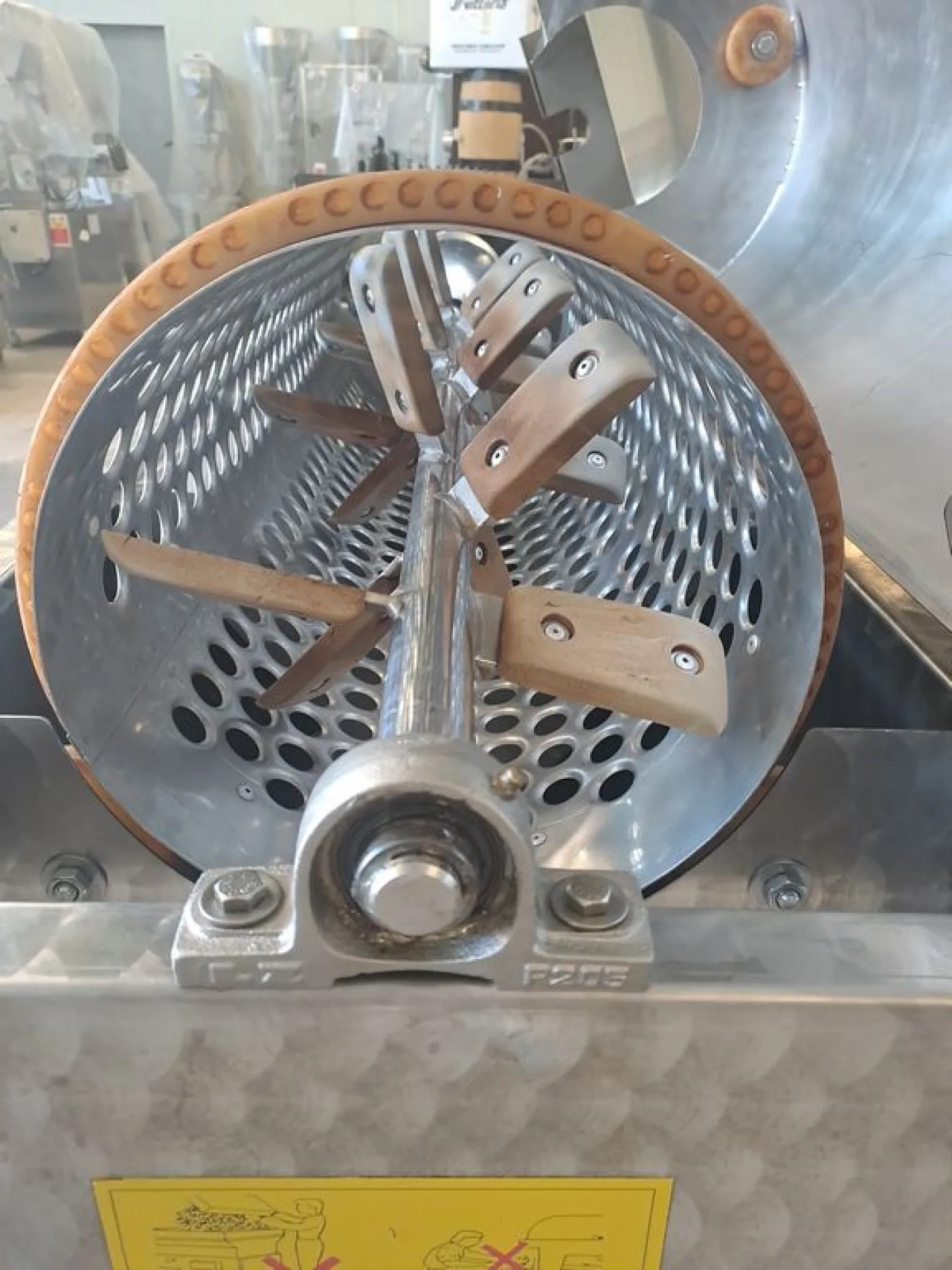 DESTEMMER CRUSHER ENOVENETA WITH INTERNAL RUBBER ROLLERS, SECOND-HAND MACHINE - 7