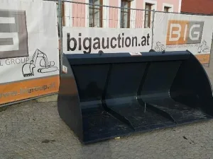 Volumenschaufel 240 cm passend zu Bobcat Teleskoplader Aufnahme