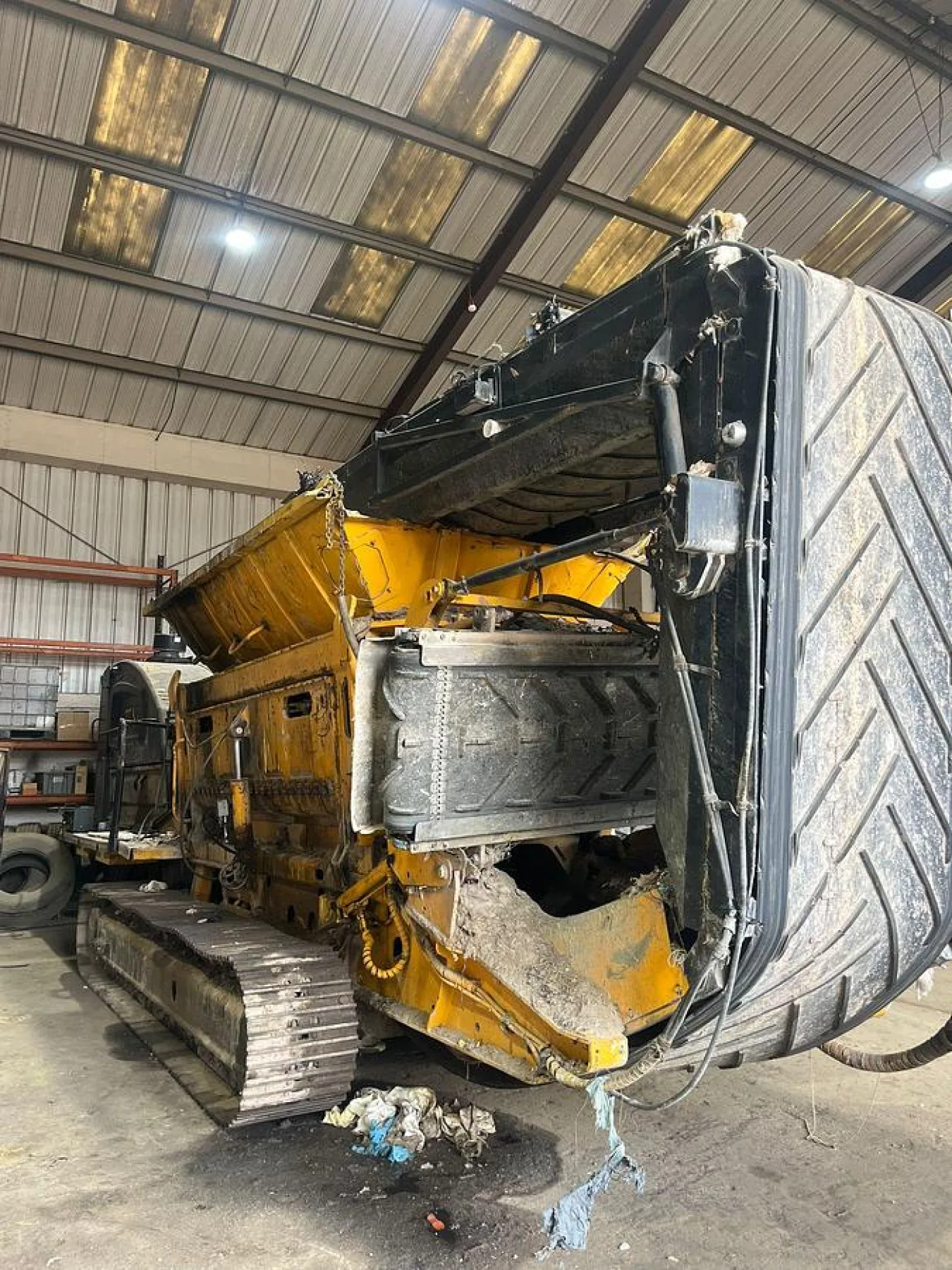 2016 TANA Shark 440DT Slow Speed Shredder - 2