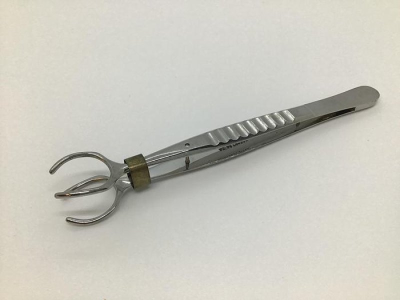 Weiss Moorfields Retractor 110mm