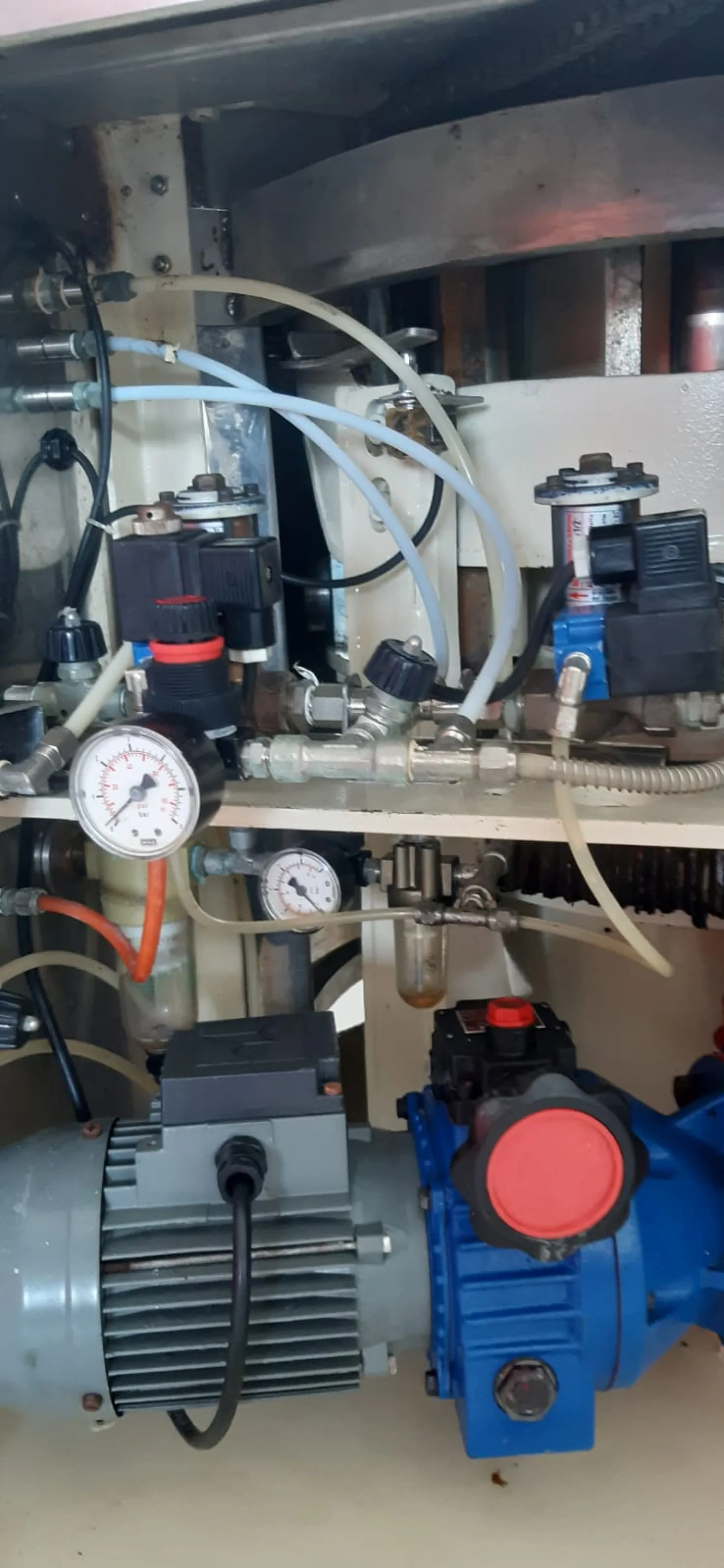 BC ISOBARIC FILLER 9 VALVES, SECOND-HAND MACHINE - 5