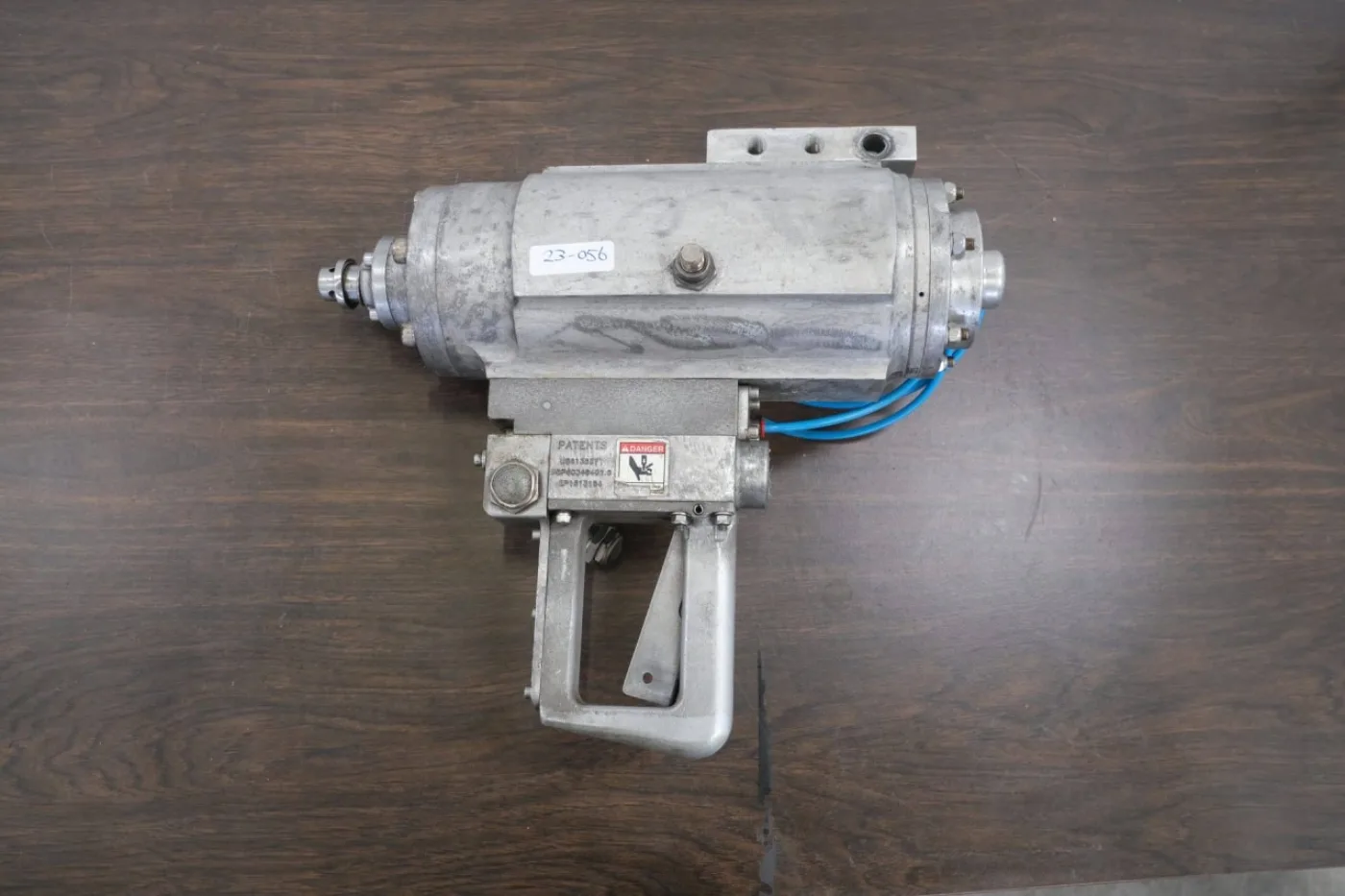 Pneumatic stunner, Jarvis, USSS-1 - 2