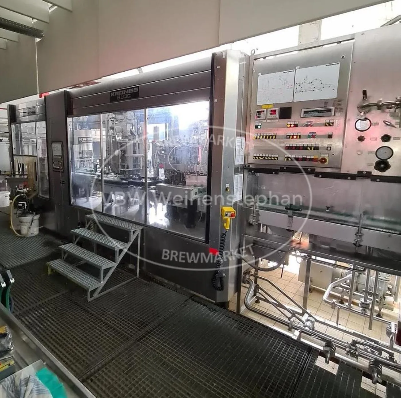 bottle filler/capper/labeller - 4
