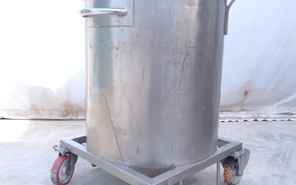 SERBATOIO IN ACCIAIO INOX CARRELLATO 200L