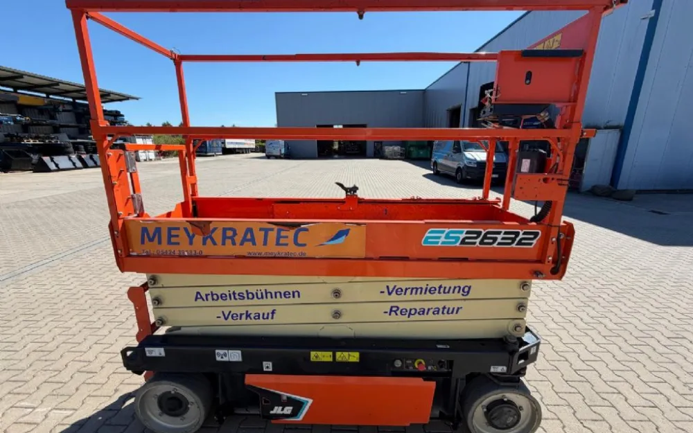JLG ES2632