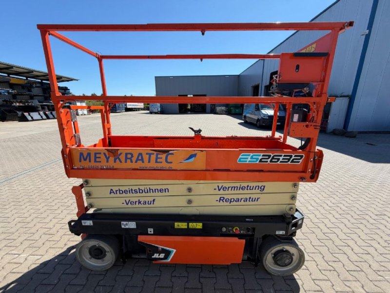 JLG ES2632