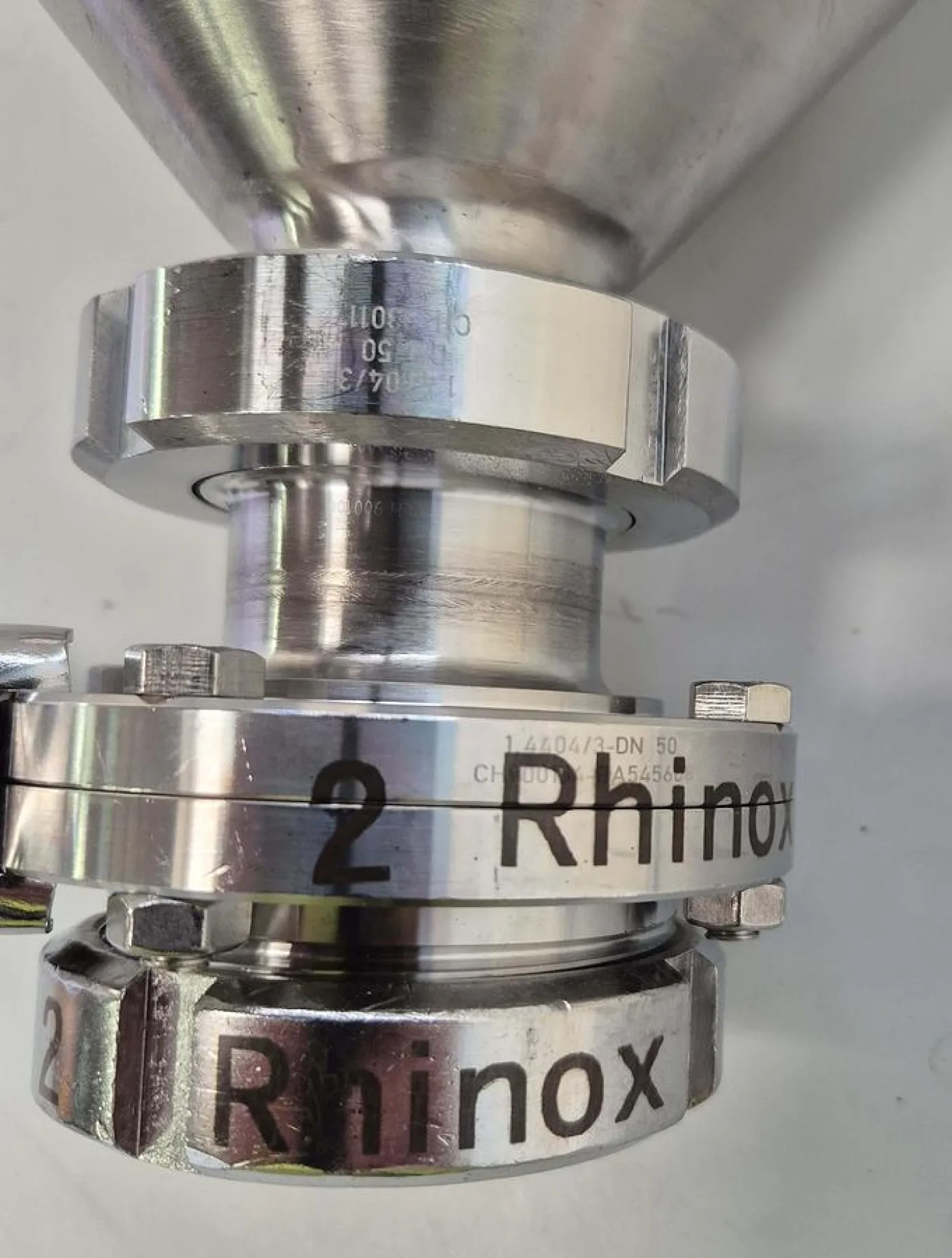 Rhinox Containment Andocksystem mit Kugelsegmentventil - 6