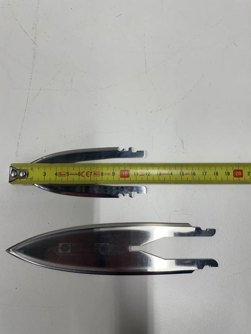 Box of bleeding knife blades