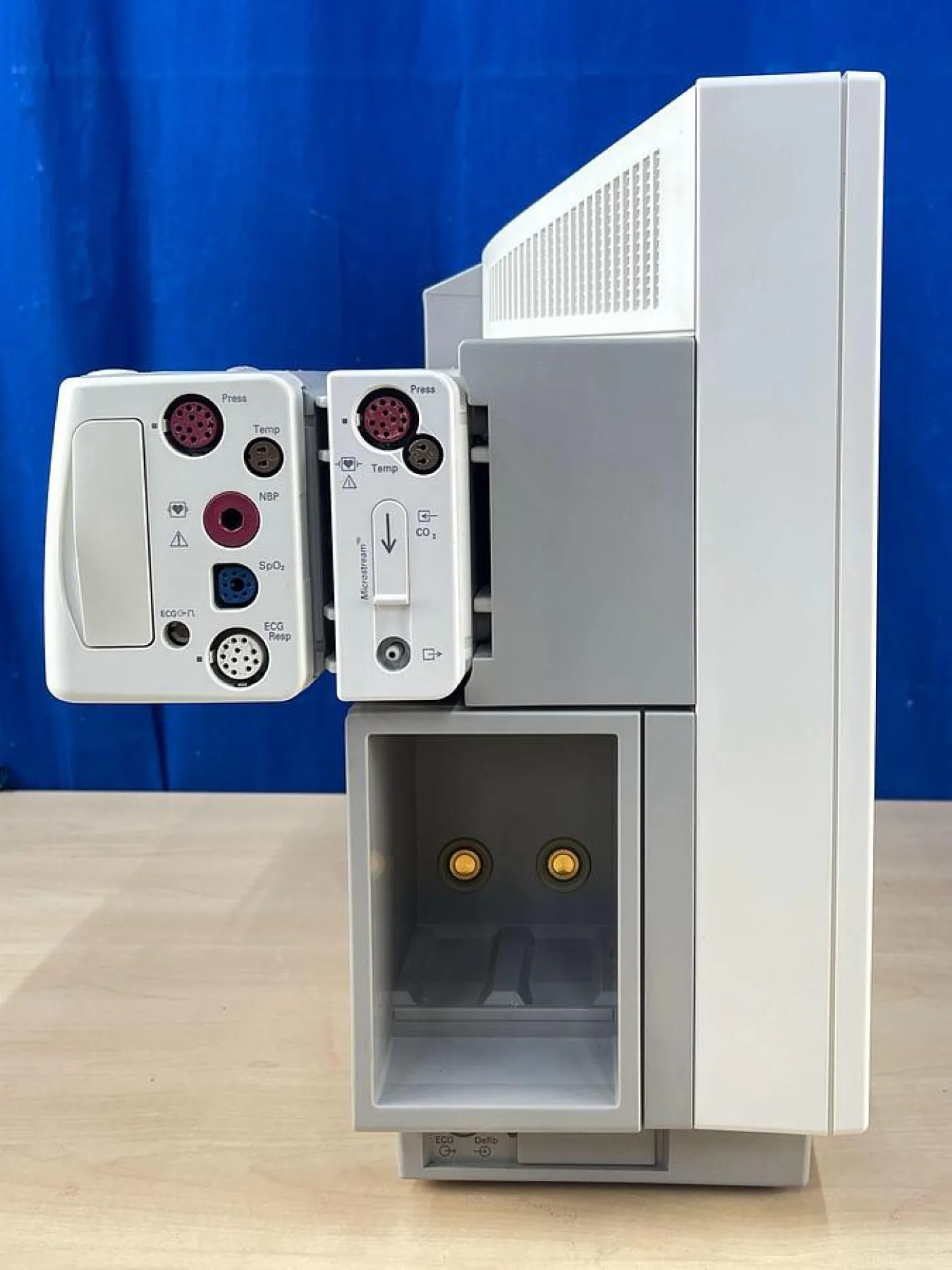 Philips MP-70 Patient Monitor, YOM: 2010. - 6