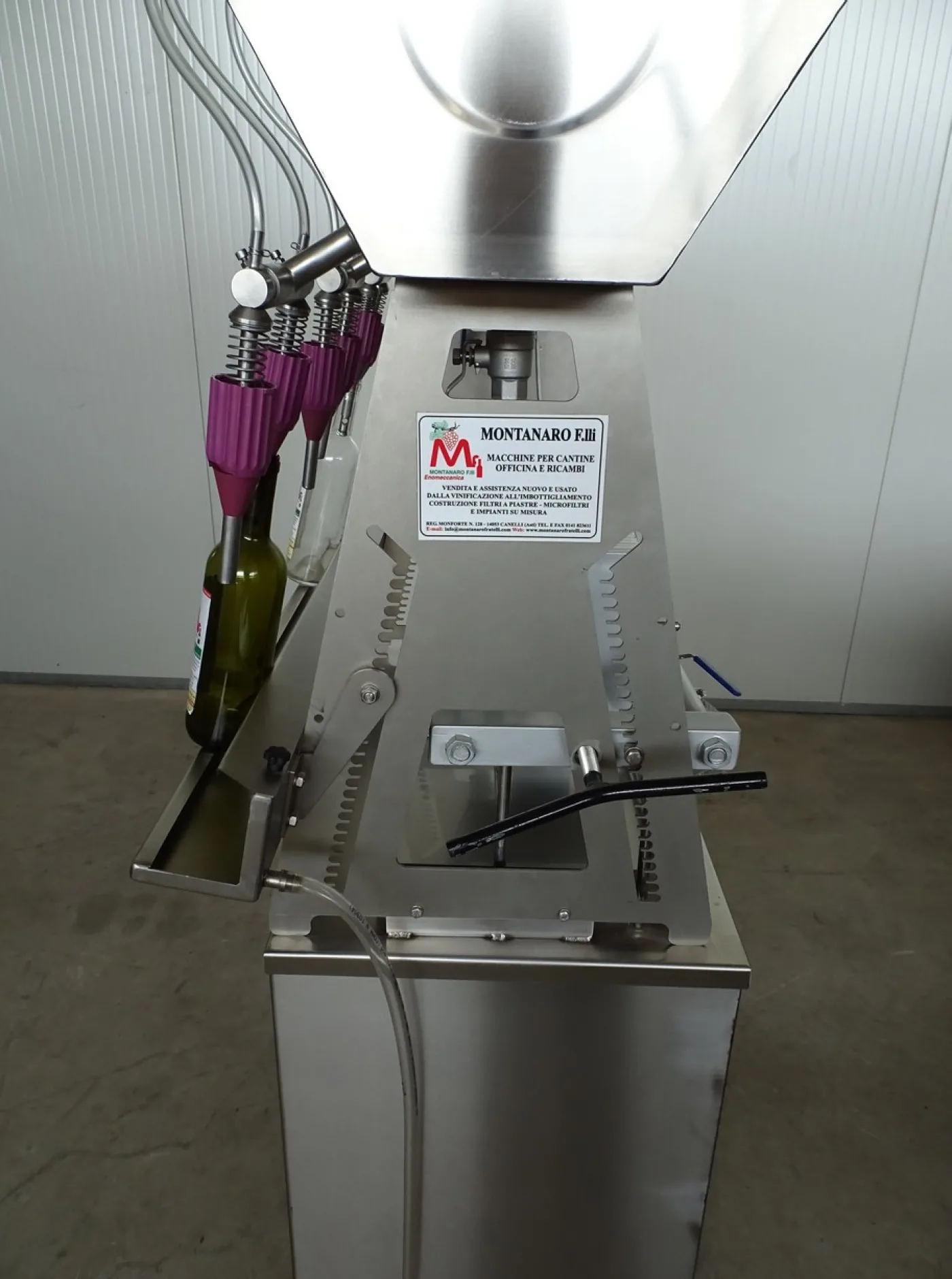 SEMI-AUTOMATIC IN-LINE-FILLER 6 NOZZLES WITH FILTER PLATES 20X20 TO 2 HOLES NEW MACHINE - 2