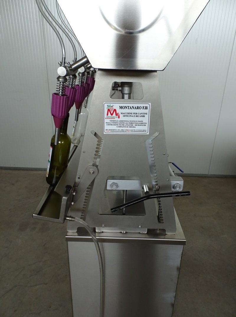 SEMI-AUTOMATIC IN-LINE-FILLER 6 NOZZLES WITH FILTER PLATES 20X20 TO 2 HOLES NEW MACHINE