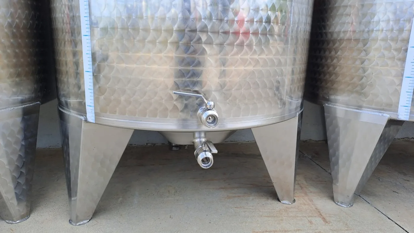STAINLESS STELL TANKS CAPACITY LITERS 1000 PNEUMATIC FLOATING LID WITHOUT MANHOLE, ROUNDED BOTTOM NEW EQUIPMENT - 7