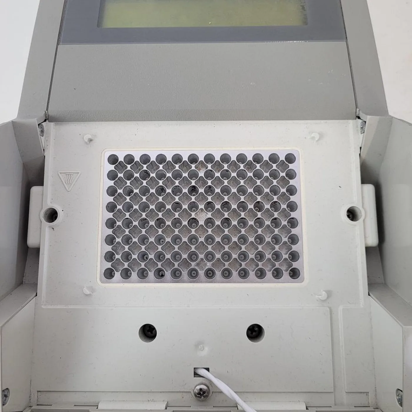 2009 Applied Biosystems 2720 Thermal Cycler - 5