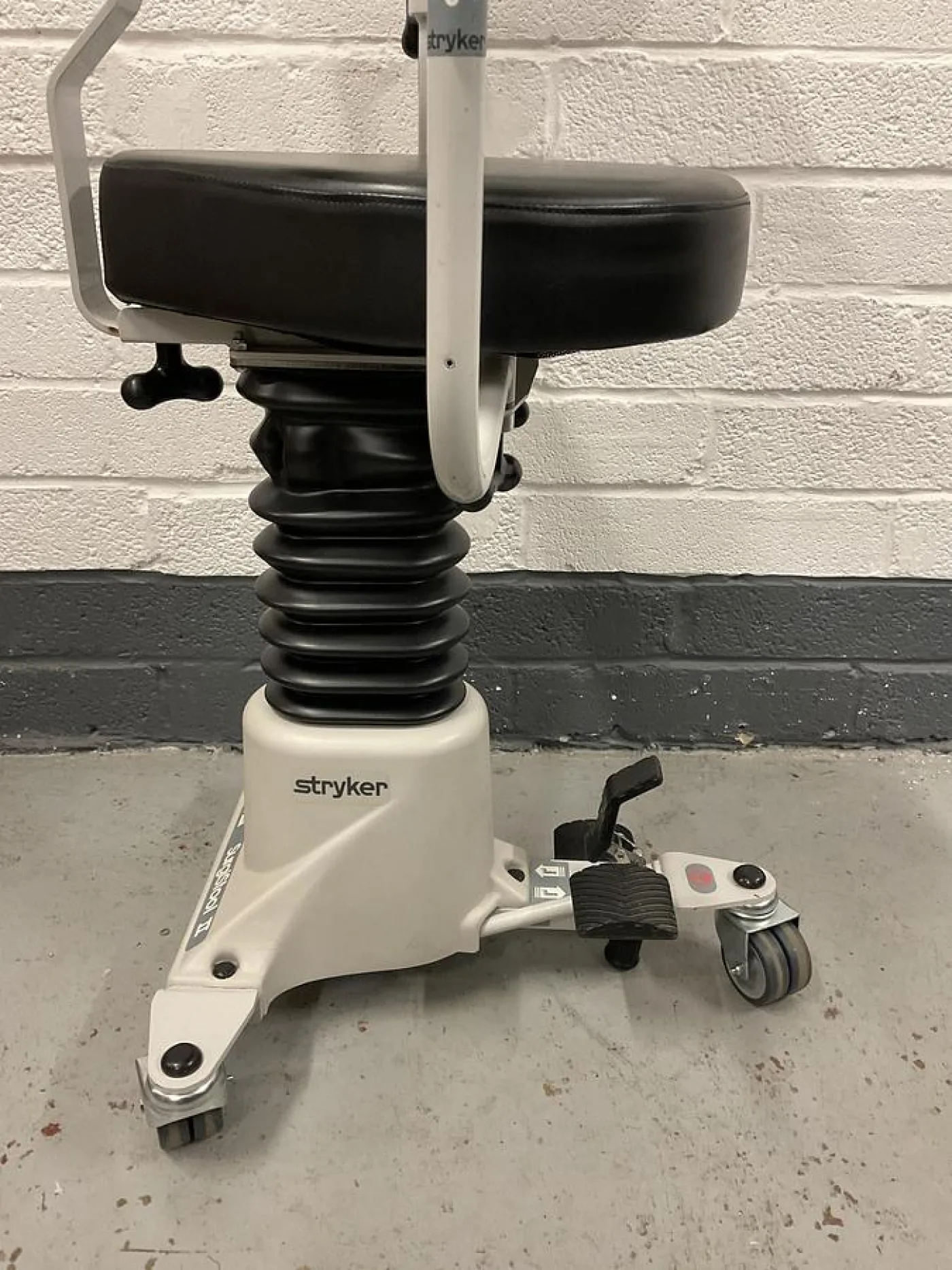 Stryker 830 Surgistool II - 4