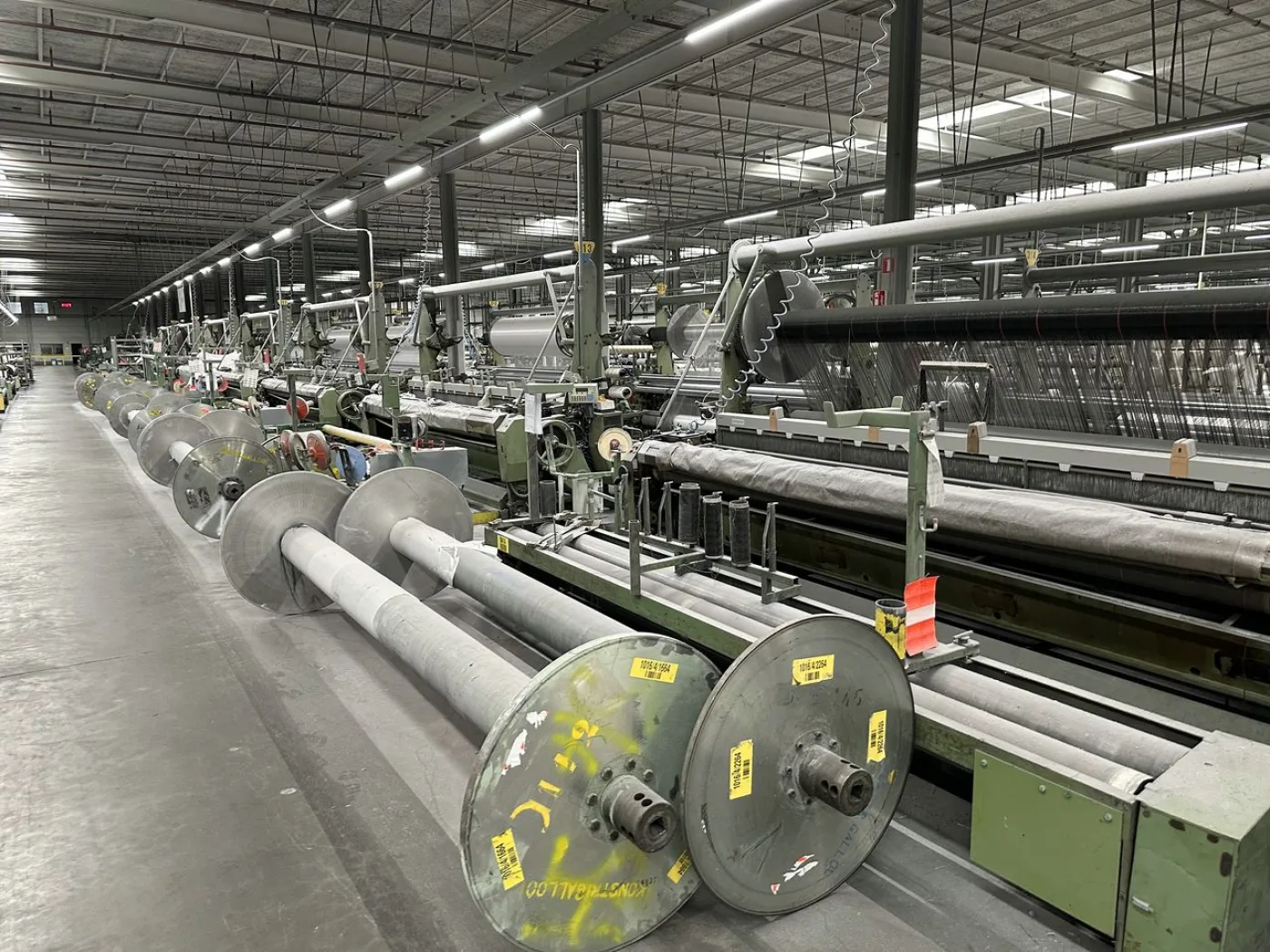 16x Sulzer - P7100 P 430 N1 EP D1 projectile weaving looms - 7