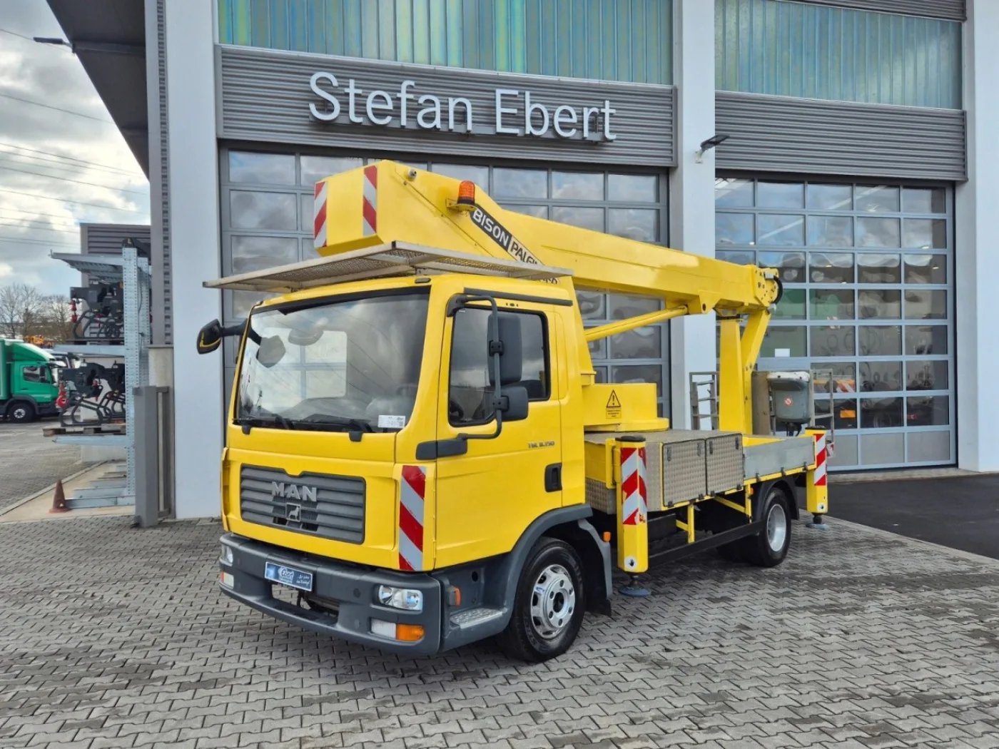 Man TGL 8.150 4x2 Bison Palfinger TKA 30 - 4