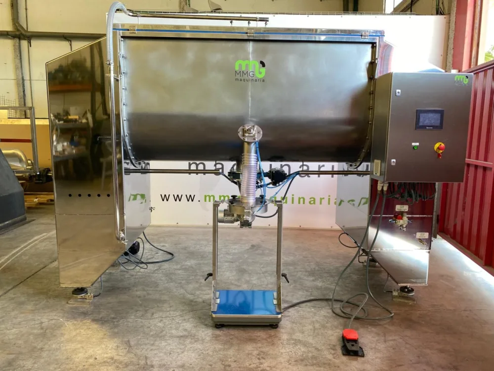 Mezcladora de bandas en acero inox de 1.500L con sistema de pulverizado, dosificado, báscula y células de carga NUEVA