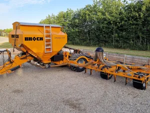 BROCK Campaign 12m trailed Tine Drill