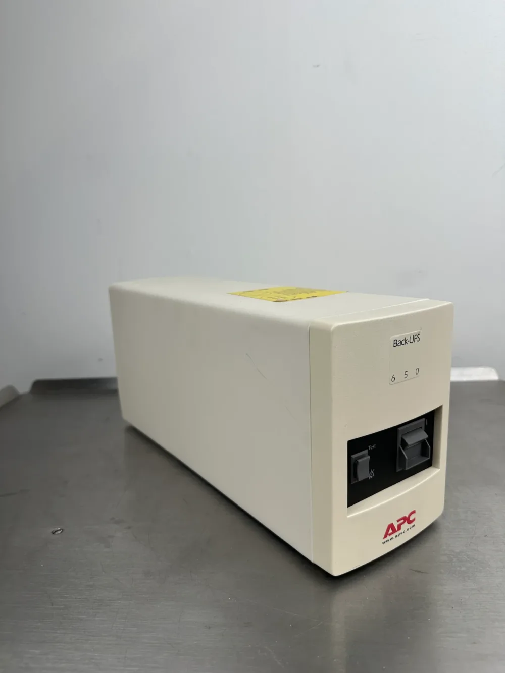 APC Back-UPS 650 BK650MI – 650 VA / 400 W USV