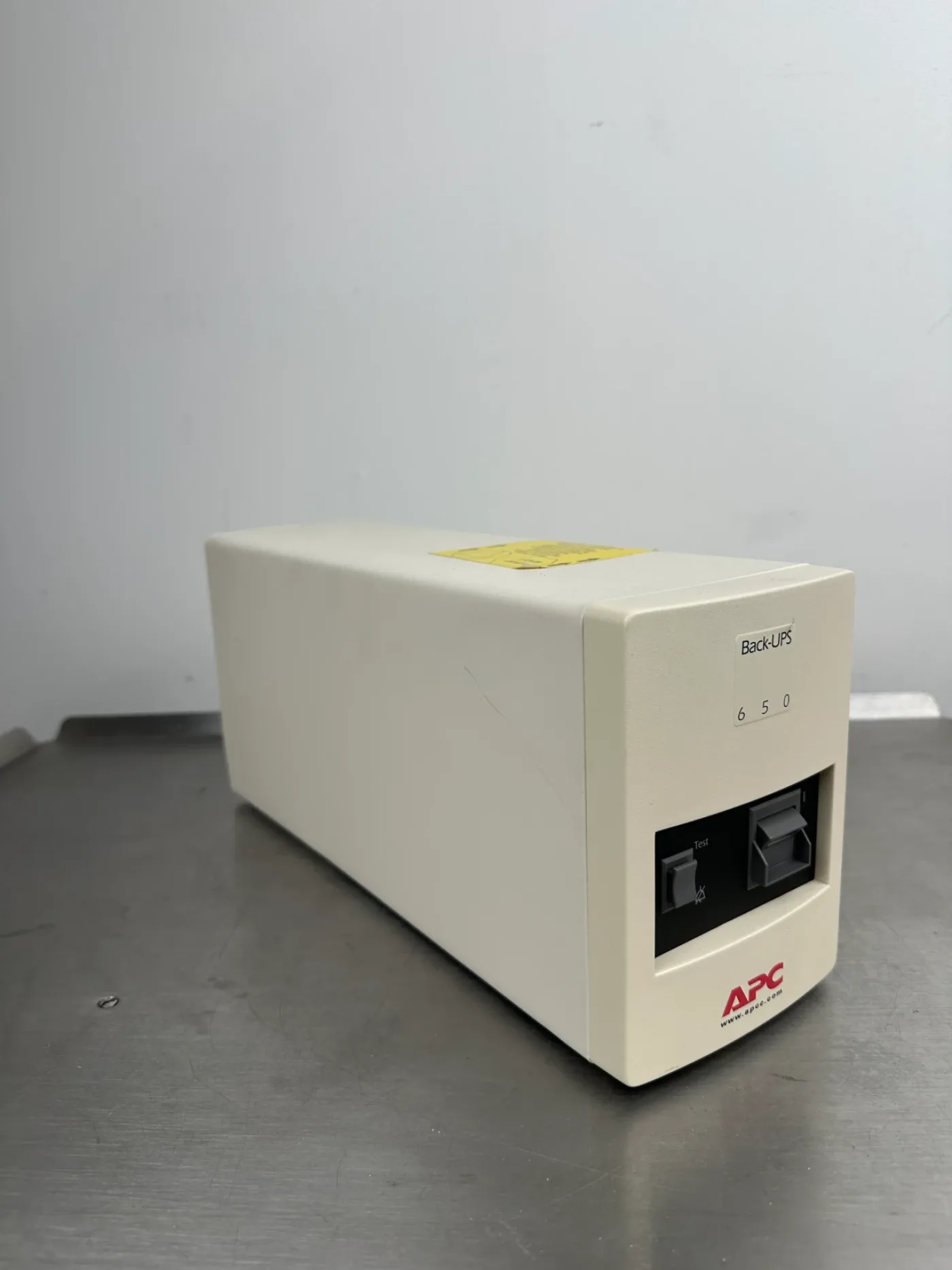 APC Back-UPS 650 BK650MI – 650 VA / 400 W USV - 1