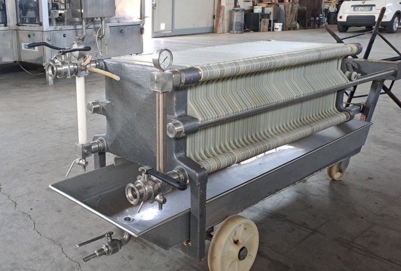 PLATES FILTER 40X40, PAINTED FRAME, 76 PLATES IN PLASTIC MATERIAL, SECOND-HAND MACHINE