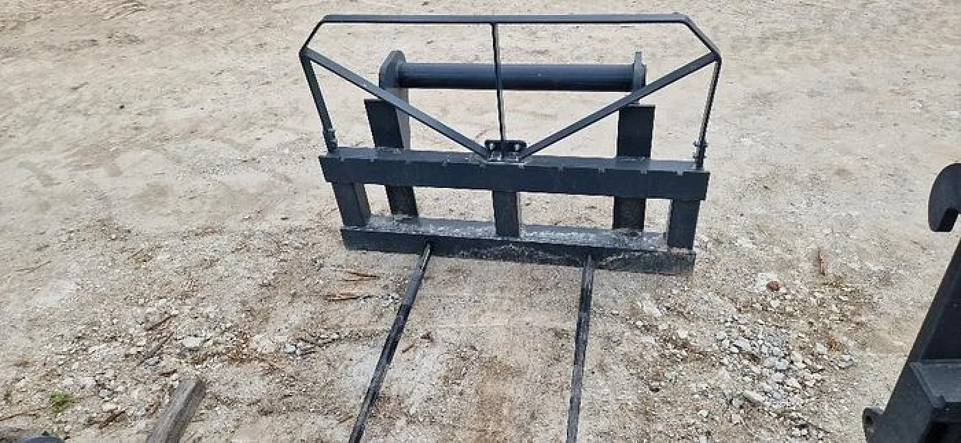 Sonarol FEM2 Palettengabelträger mit Ballenspieße passend zu Manitou Aufnahme - 3