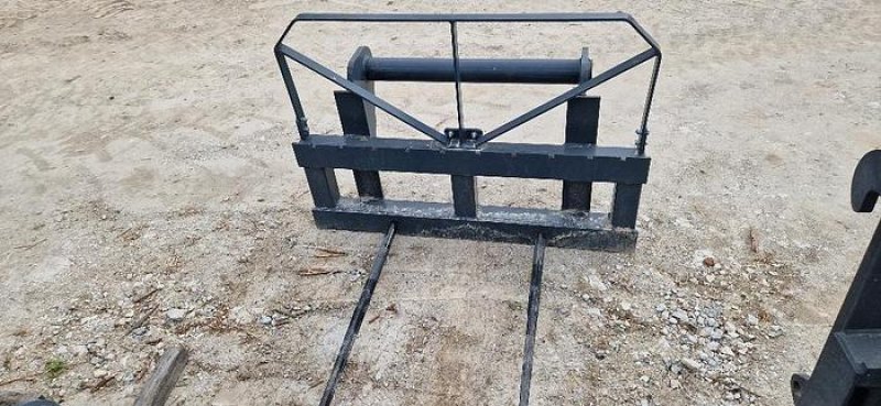 Sonarol FEM2 Palettengabelträger mit Ballenspieße passend zu Manitou Aufnahme