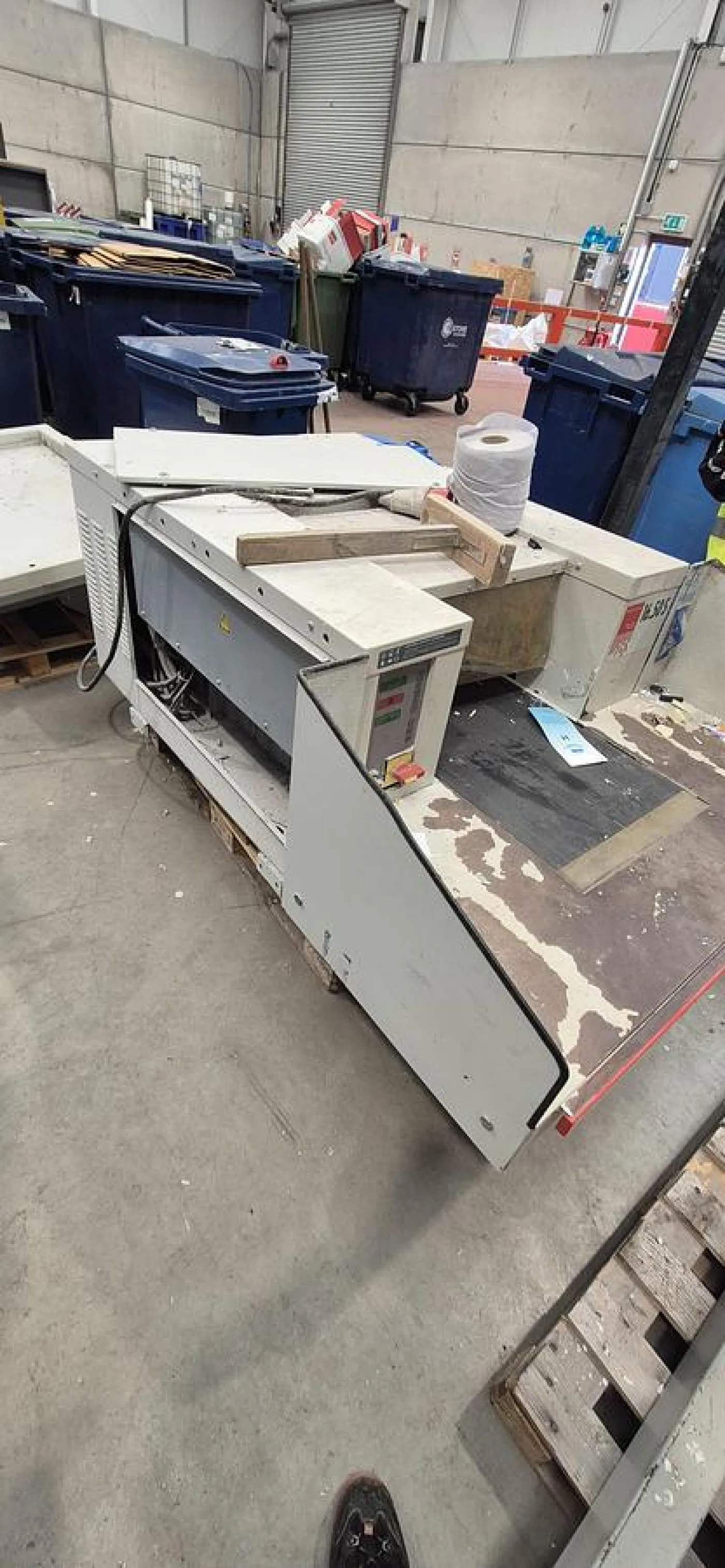 2015 Martian Yale 16.50 Heavy Duty Paper Shredder - 5