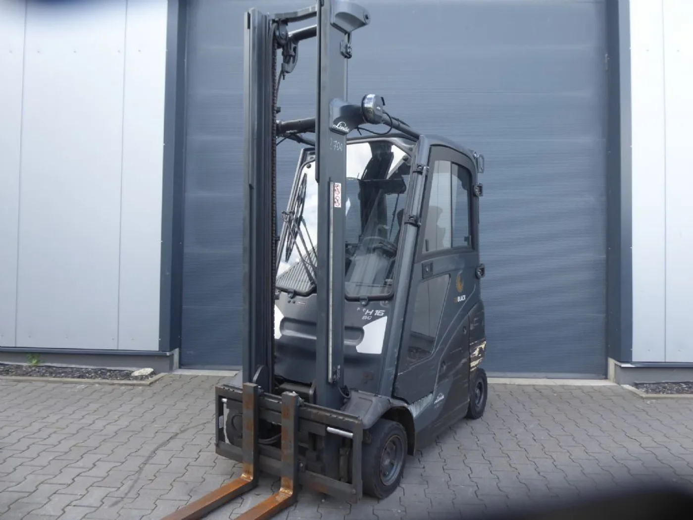 Linde H16T-01 - 1