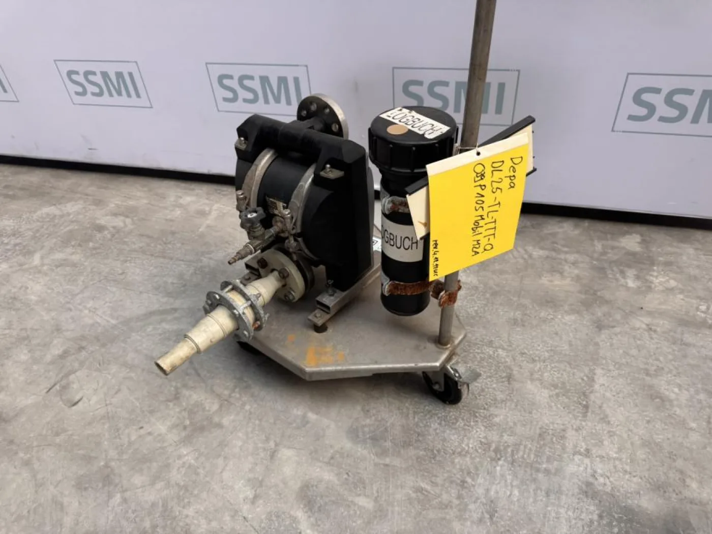 Diaphragm pump on trolly - 5