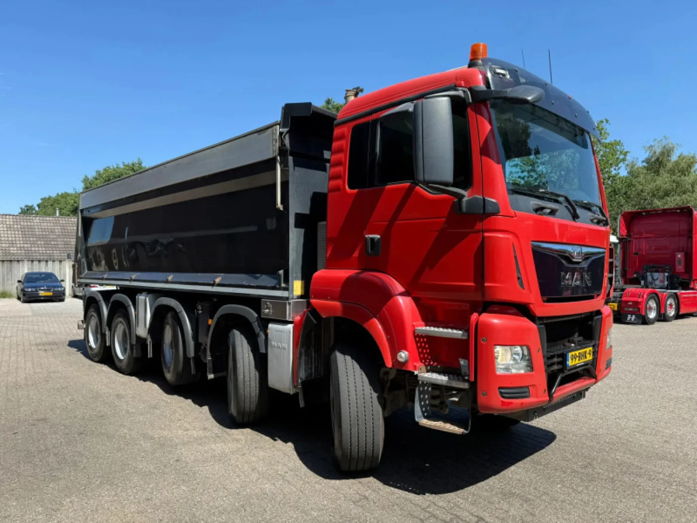 MAN TGS 49.440 10x8 24 m³ Hardox 428,901 km NL Truck - 3
