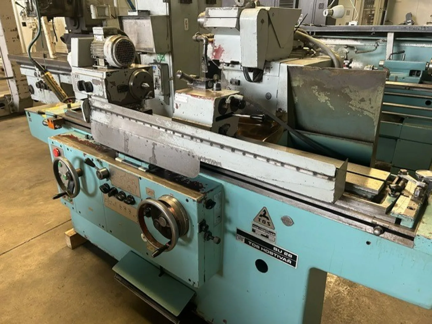 Internal / External Cylindrical Grinder – TOS BU 28/1000 - 3