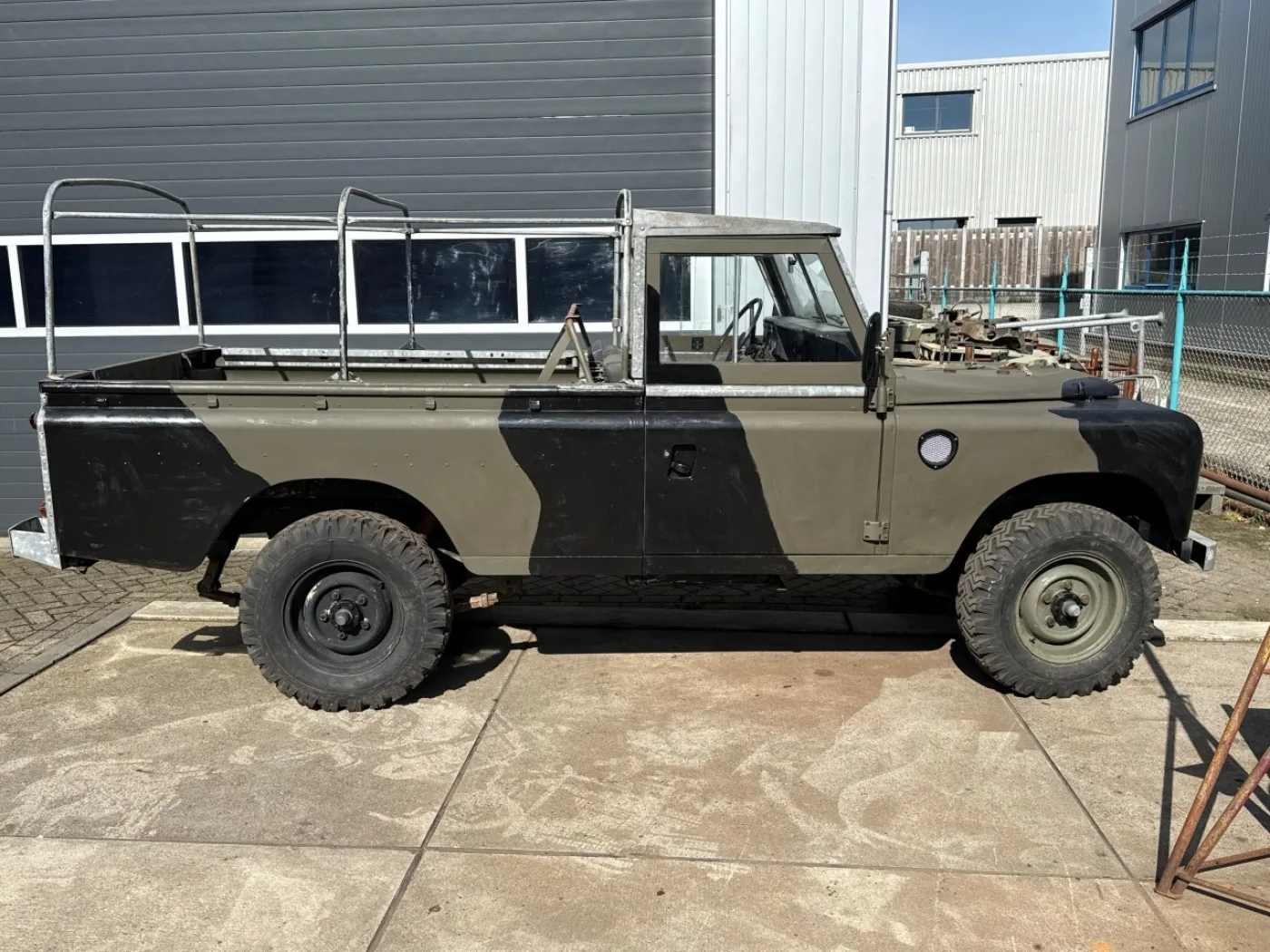 Land Rover 109 - 1983 Benzine Softtop LH - 2