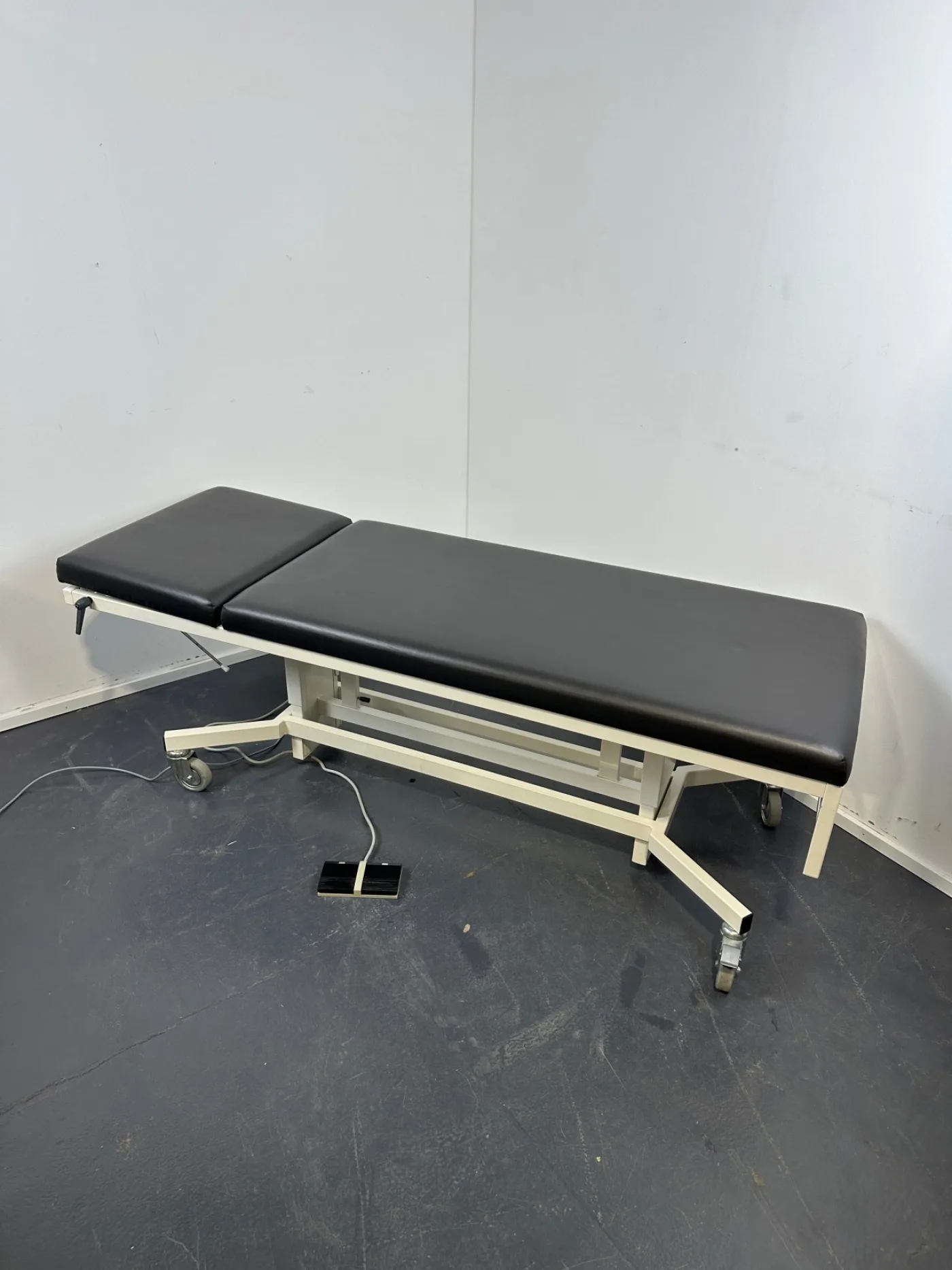 OP-Liege Eron HG-89 E Höhenverstellbar mit Fußschalter - 2