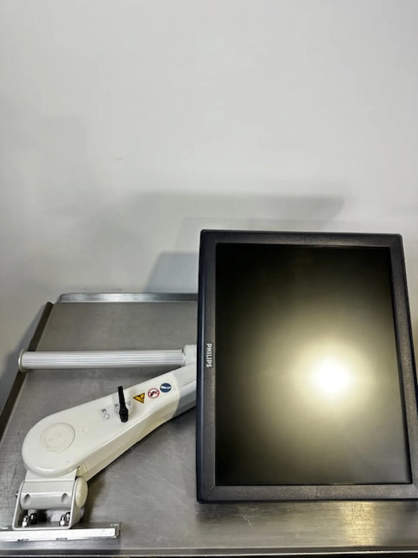 Elo ET1928L-8CWM-1 LCD-Touch-Sreen-Monitor (Optische Mängel) - 1