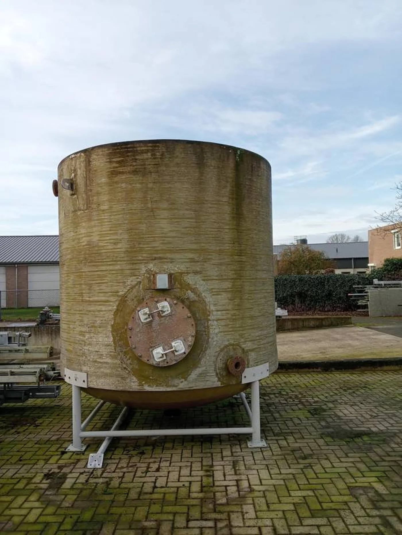 Tank - 1