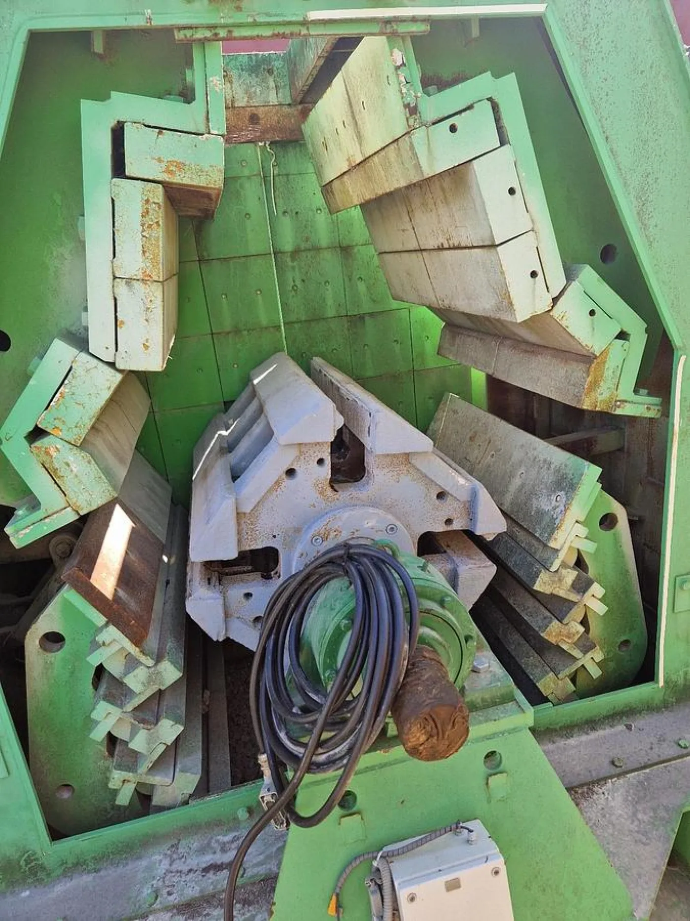 2006 Hazemag AP VM 1010 Tertiary Impact Crusher - 2