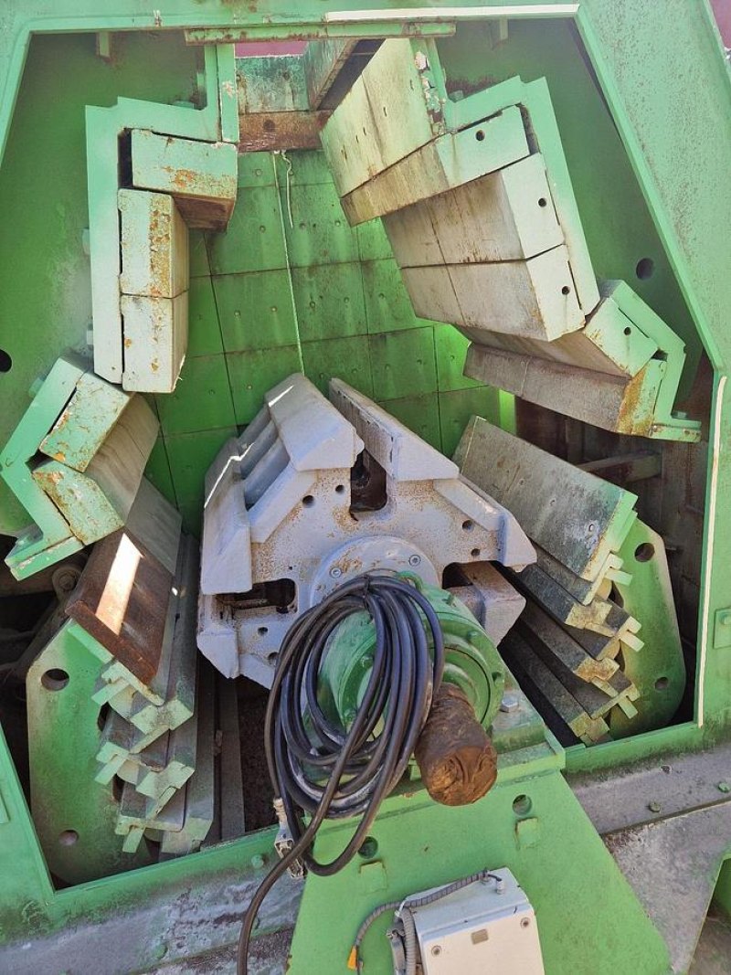 2006 Hazemag AP VM 1010 Tertiary Impact Crusher