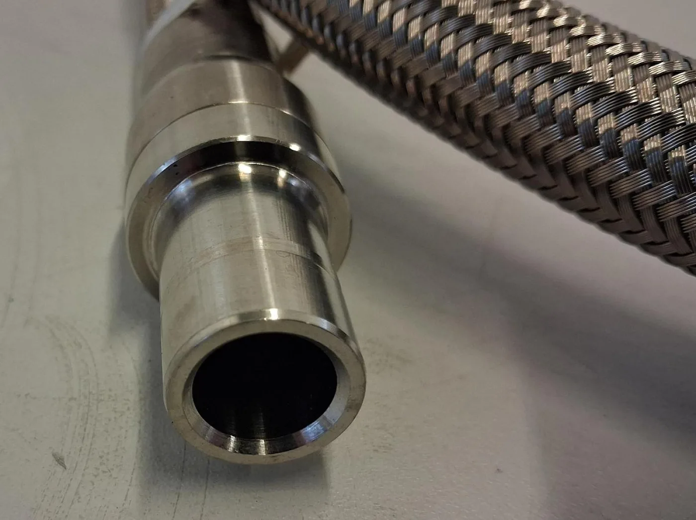Swagelok PTFE-Teflonschlauch mit Edelstahlumflechtung – Typ SS-TH12TA12TA12-60, Länge 150 cm - 4