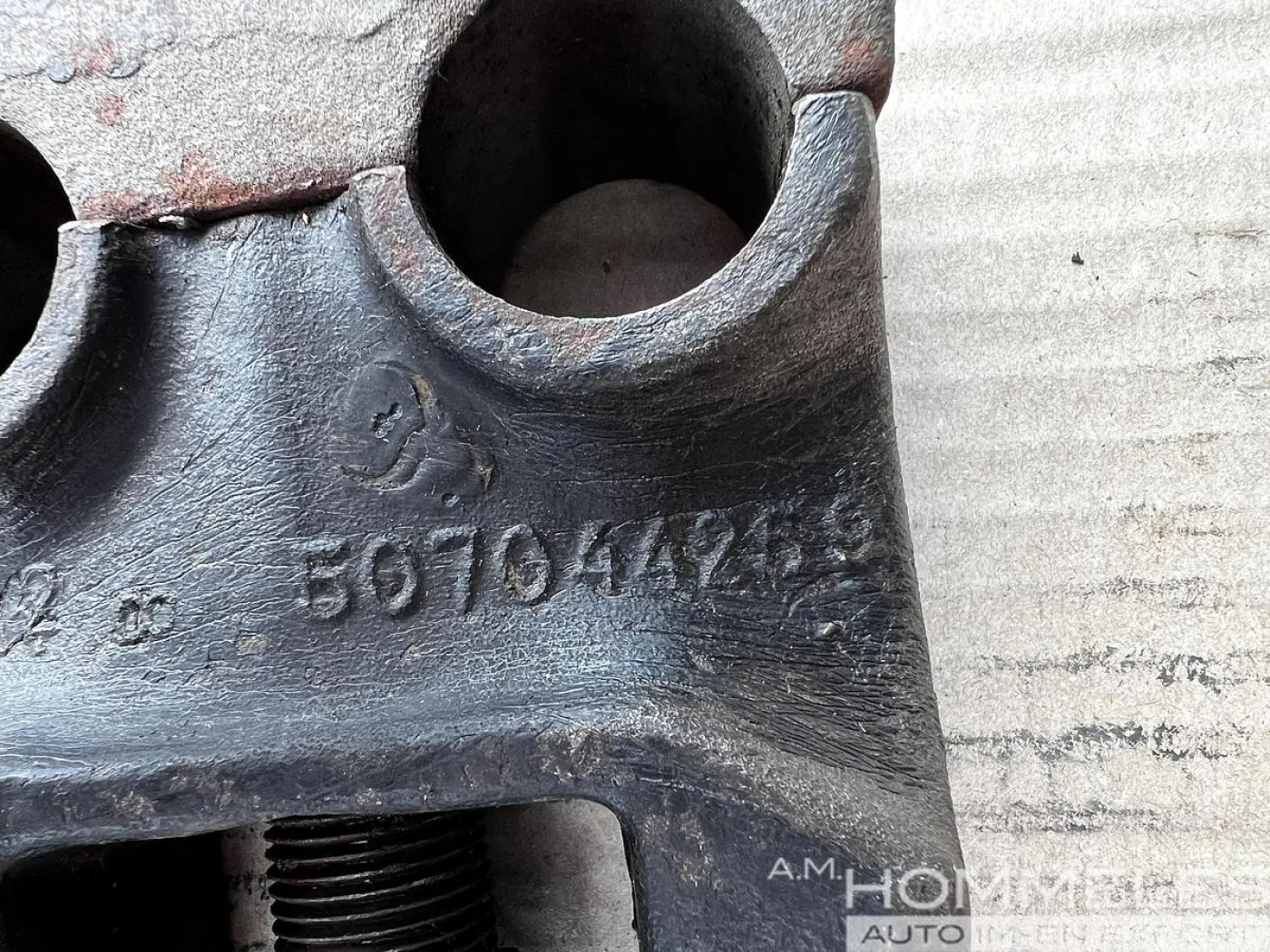Track Center Guide Shoe 507044259 - 3