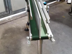 NASTRO TRASPORTATORE A TAPPETO IN ACCIAIO INOX DOPPIA GUIDA