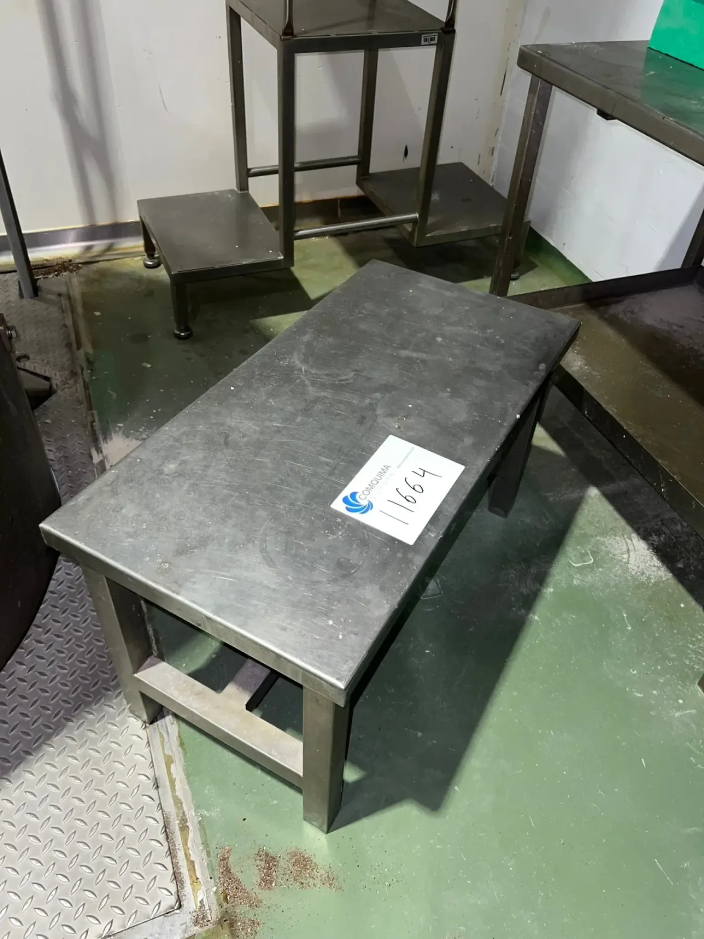 STAINLESS STEEL TABLE - 1