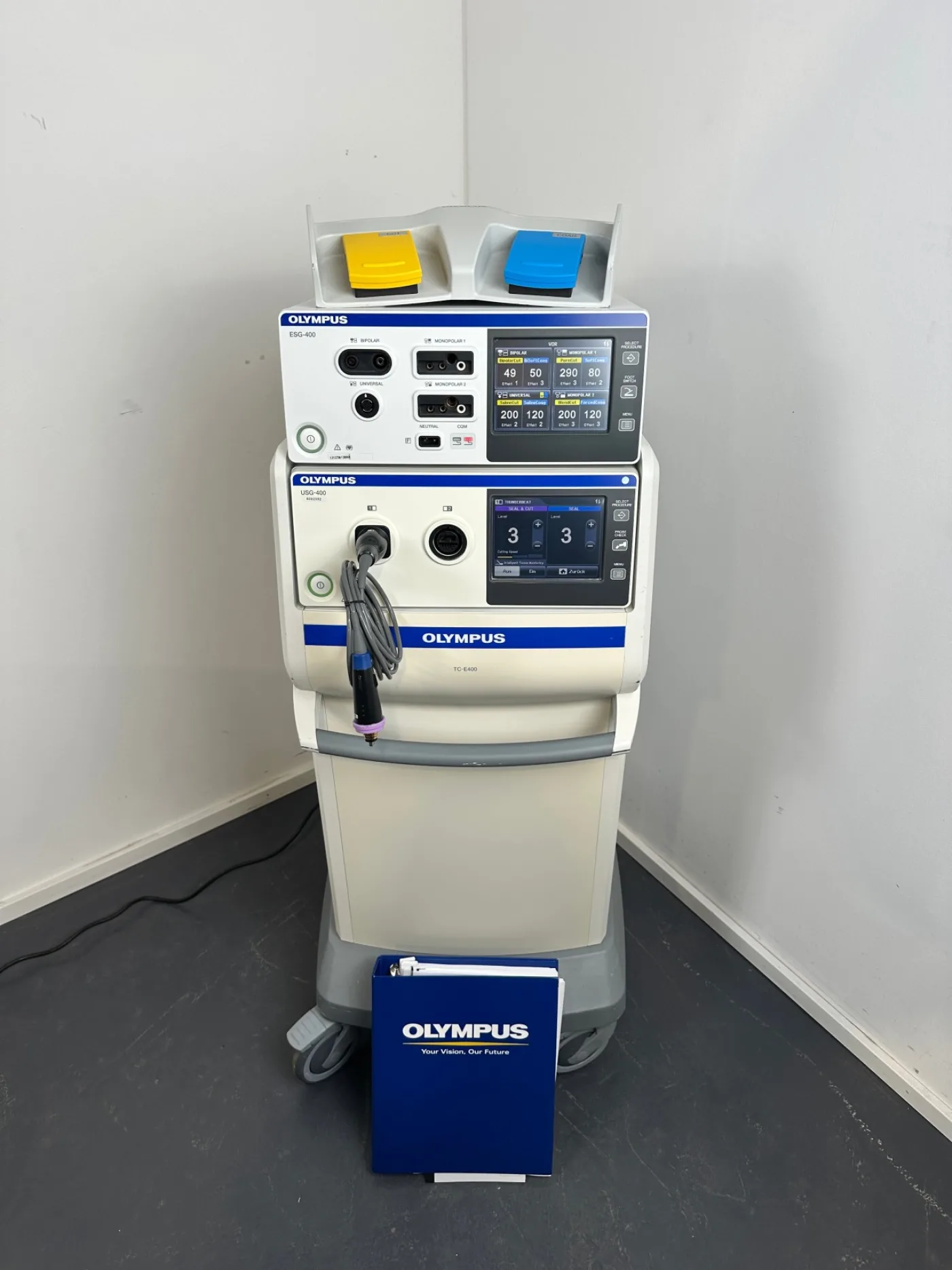 Olympus HF-Generator ESG-400 & Ultraschallgenerator USG-400 & Fahrwagen TC-E400 - 1