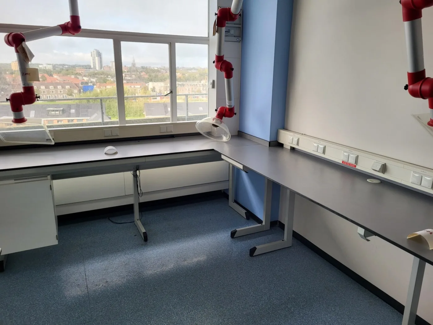 2001 – Used S+B Laboratory wall table (560/510 cm) - 1