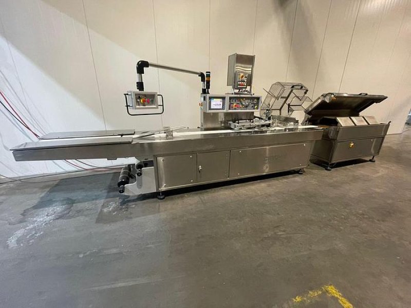 2000 Cryovac Flow wrapping machine met krimptunnel