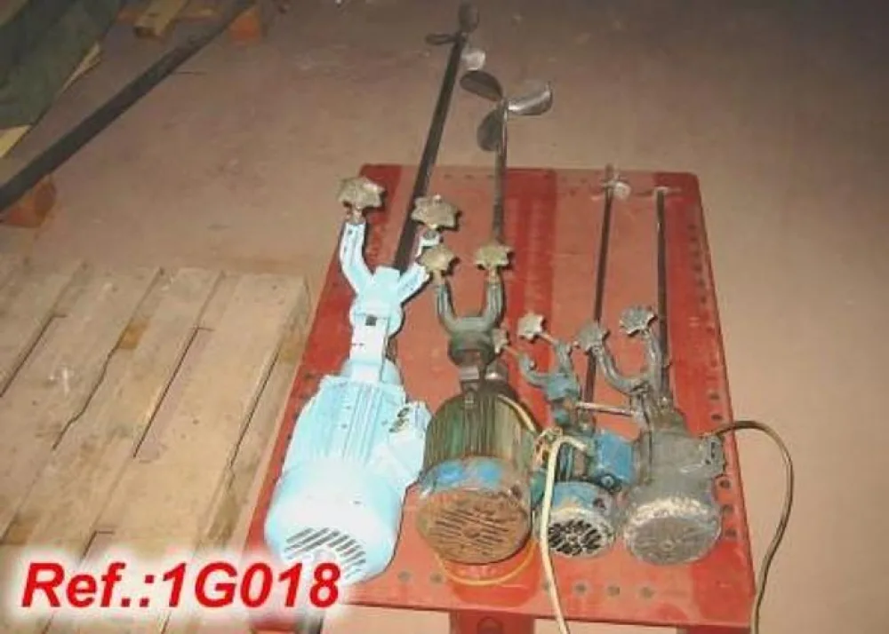 AGITADORES DE HÉLICE CON BRIDAS