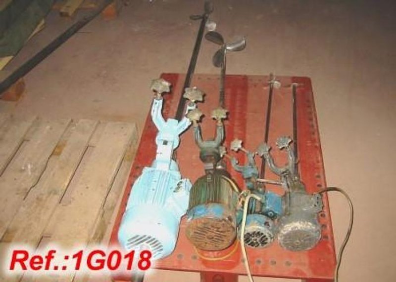 AGITADORES DE HÉLICE CON BRIDAS
